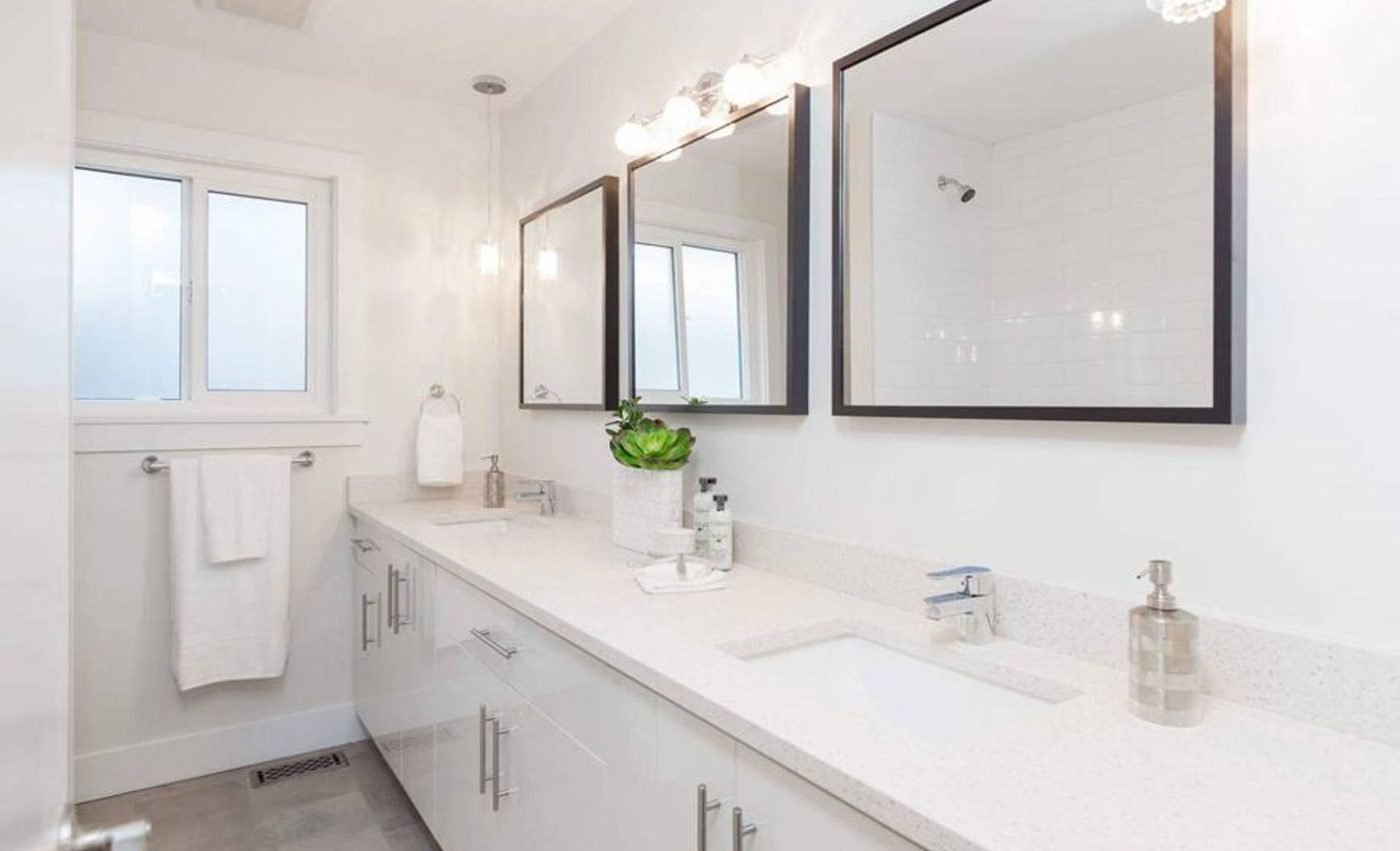 Double Vanity Bath
